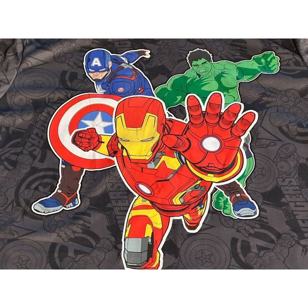 Marvel Avengers Boys Long Sleeve Shirt Gray Size Medium 8 Blanket/Crafts